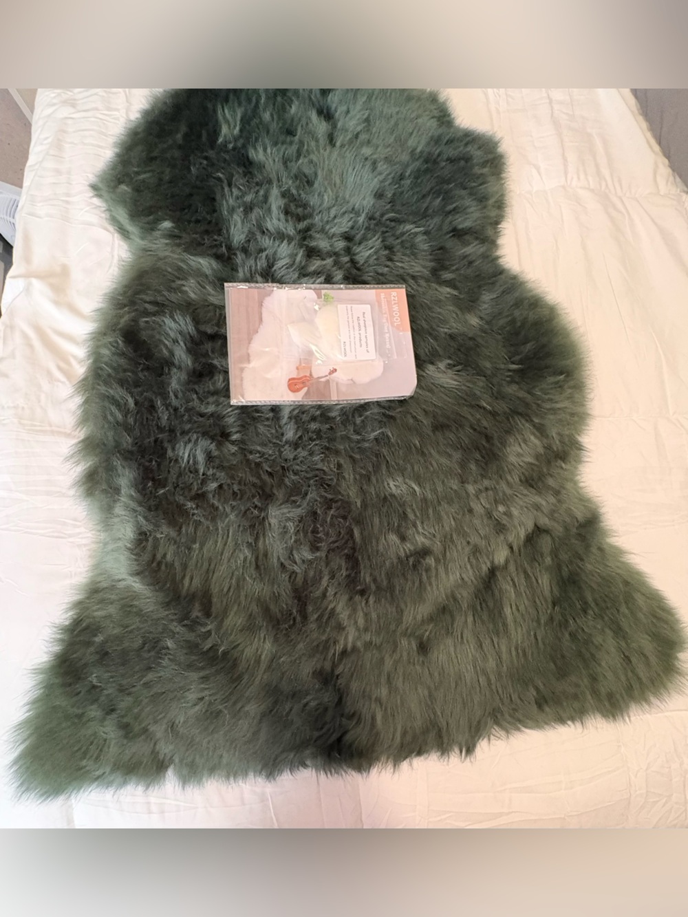 RZLWOOL Genuine Sheepskin Rug 
(Forest Green) 2'x 3' (36” x 24”) - Picture 8 of 17